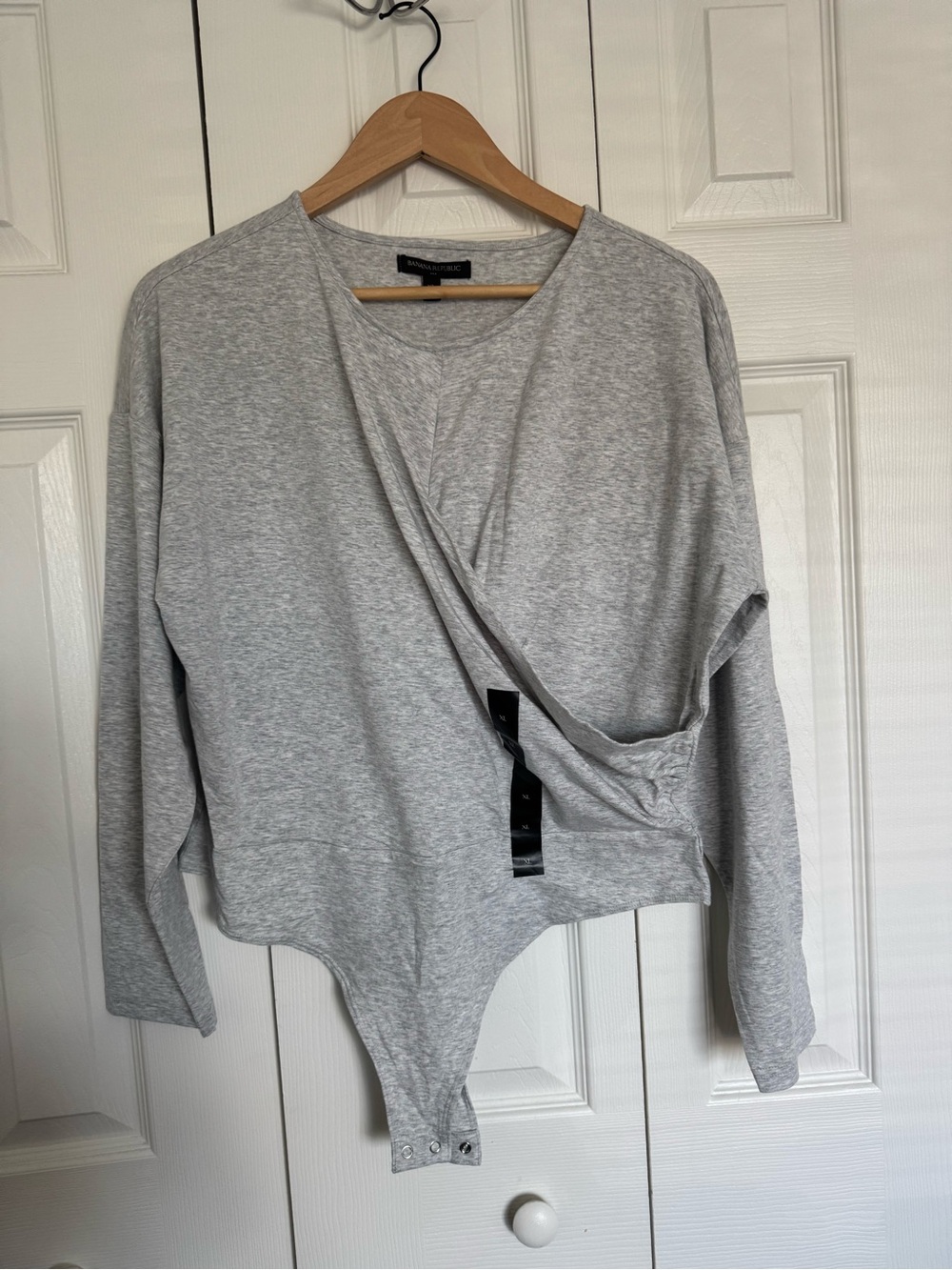 Banana Republic Light Gray round Neck Top size xl